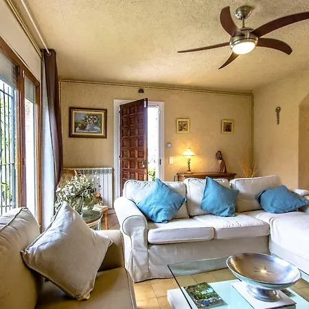 Catalunya Casas Unique Costa Brava Abode With Train Access To Bcn サンタ・コロマ・デ・ファルネルス